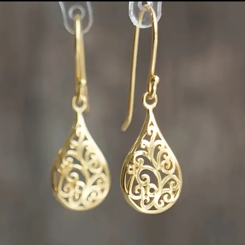FREE Vintage Gold Filigree Teardrop Wired Earrings With Bundle Purchase.